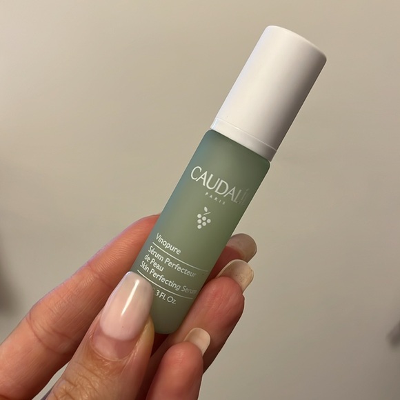 ✨Host Pick✨ Caudalie Vinopure Skin Perfecting Serum - Picture 4 of 4